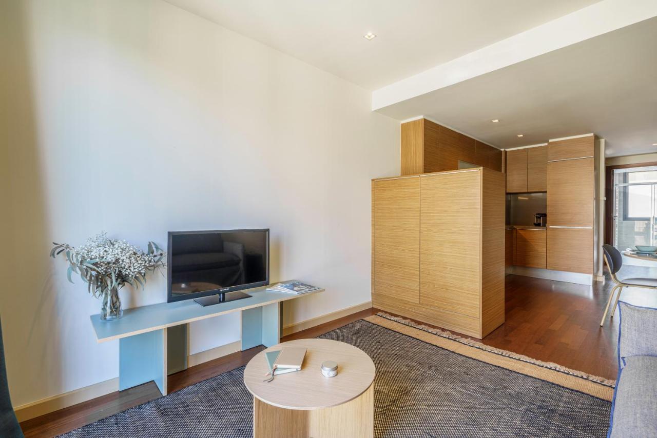Appartement Aspasios Diagonal Art *